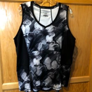 New 1X Tank black floral